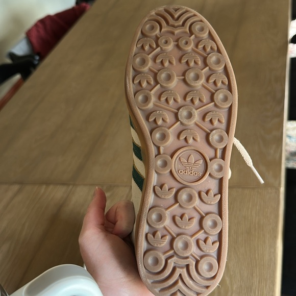 Adidas cream and green platform gazelles - Picture 3 of 4